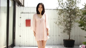 Gadis Jepang Ayumi Iwasa Duduk Di Atas Kontol Keras Dan Dipenuhi Sperma