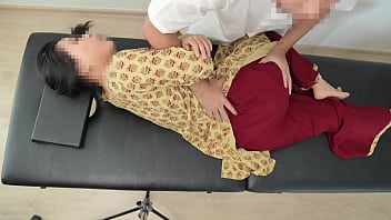 Pijatan Menggairahkan Dari Gadis Desi India