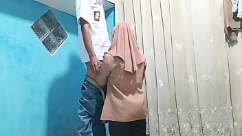 Murid Menggoda Bu Guru Sampai Panas Di Belakang Kelas Sepulang Sekolah