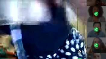 Ibu Hamil Panas Bermesraan Di Camfrog