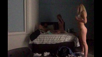 Mantan Pacar Rusia Berbagi Cowok Dengan Temannya Yang Seksi