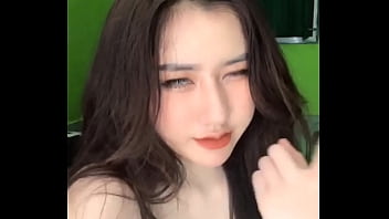 Bigo Live – Em Alice Meo Khoe Vòng 1 Trắng Mịn Gợi Cảm