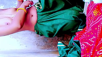 Desi Bhabhi Dehati Yang Ramping Di Kamar Pamer Semua Keindahan Tubuhnya, Video Panasnya Jadi Viral