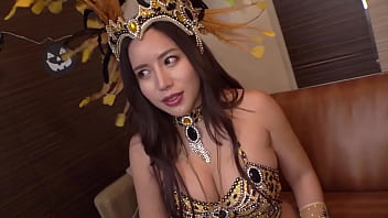 Pesta Seks Malam Halloween Di Shibuya: Cewek Samba Seksi Dengan Payudara H-cup Yang Bikin Heboh Media Sosial! Gadis Maniak Ekshibisionis Dengan Gaya Seksi Dan Proporsi Menakjubkan Yang Bikin Pria Lupa Daratan! Sensitivitas Tinggi, Menggelepar Terus Saat Dirangsang Vibrator! Blowjob Berisik Yang Bikin Meleleh! Basah Dan Bergairah Menanti Penetrasi Dalam, Bergoyang Liar Dengan Payudara Dan Pantat Bergoyang! Ditembak Jotos Tanpa Henti Hingga Climax Berulang! Seks Grup One Night Stand Yang Tak Terlupakan!