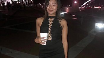 Pria Berkulit Hitam Menggila Dengan Gadis Asia
