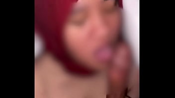 Ngentot Memek Sempit Pakai Jilbab Merah Kontol Gede Masuk Pelan-pelan