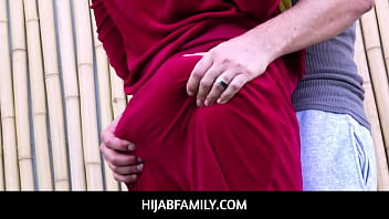 Istri Arab Berhijab Kira Perez Selingkuh Dengan Pelatih Pribadinya