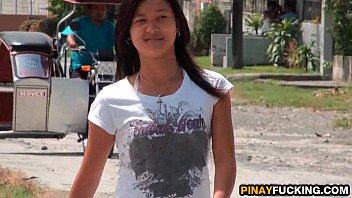 Perempuan Asia Bertemu Pria Asing Dan Menghisapnya