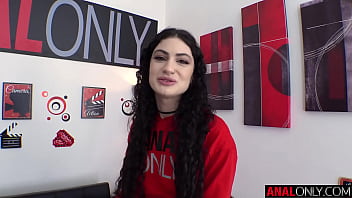 Lydia Black Taklukkan Kenikmatan Anal Yang Menggoda