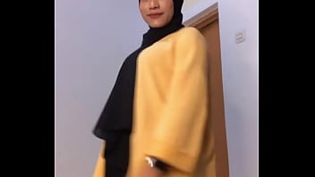 Goyangan Menggoda Dengan Hijab Yang Menggairahkan