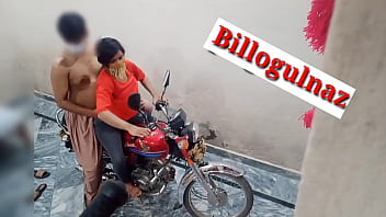 Teman Panas Bikin Panas Di Atas Motor, Suara Desahan Seru Dalam Bahasa Hindi