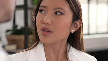 Adegan Panas Gratis – Agen Properti Seksi May Thai Menggoda Klien Hingga Bercinta Tanpa Batas Gp2740