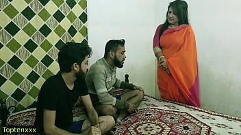 Malkin Aunty Dan Dua Cowok Muda Bikin Panas Ranjang Dengan Adegan Threesome Seru, Ada Audio Hindi Jernih!