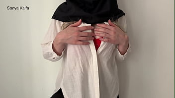 Sekretaris Berhijab Yang Seksi Rela Dibayar Dengan Tubuhnya