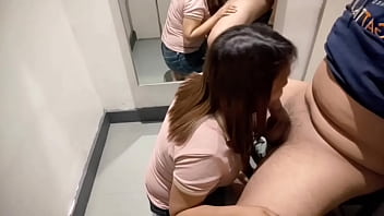 Filipina Nakal Berani Menghisap Dan Bercinta Di Ruang Ganti Umum, Menelan Semua Cairan Bagian 4