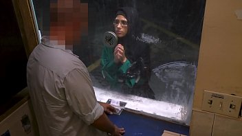 Arab Terbongkar – Pengungsi Muslim Cantik Butuh Pertolongan, Malah Dikasih Kontol
