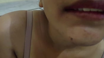 Desi Bhabhi Dipali Yang Lagi Asyik Jari-jari Sendiri, Videonya Lagi Viral Nih!