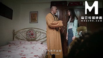 Biksu Shaolin Tiongkok Bantu Umat Perempuan Dengan Alat Kelaminnya
