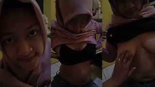 Main Di Kost Bareng Pacar Hijab Yang Menggoda
