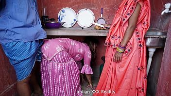 Keluarga Tiriku India Yang Panas Di Dapur
