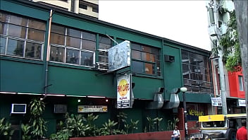 Kafe Di Teluk Manila Yang Menggoda