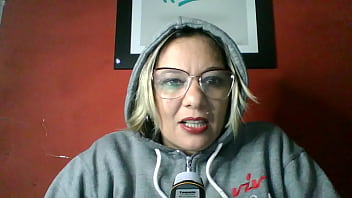 Ciuman Sia-sia Dengan Ibu Mertua – Gosip Panas Lola