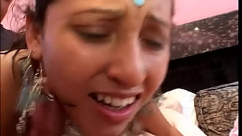 Bhabi Yang Nakal Main Threesome Dengan Suami Dan Ibu Tiri Tanpa Sepengetahuan Mereka – Dengan Audio Hindi