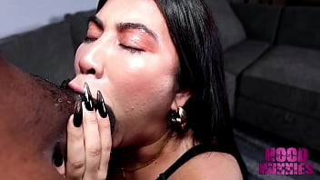 Tokyo Lynn, Gadis Asia Berbokong Montok, Merasakan Kenikmatan Saat Menerima Penis Hitam Besar Yang Tebal Di Pantatnya