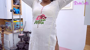 Kakak Tiri India Yang Baru Menikah Tak Sengaja Dihardiki Adik Tirinya Dari Belakang
