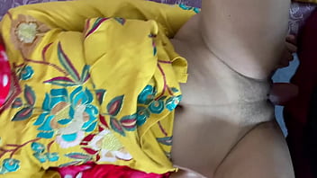 Air Liur Bhabhi Meleleh Begitu Melihat Kontol Besar