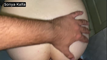 Bercinta Cepat Di Kamar Mandi Dengan Ibu Tiri Arab Yang Montok