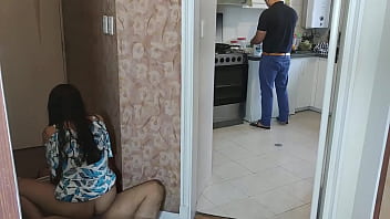 Istri Nakal Yang Tergila-gila Pada Kontol Besar Keponakan, Sampai Rela Dientot Di Samping Suami Lagi Masak