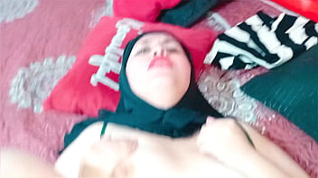 Muslimah Berhijab Ditiduri Hingga Wajahnya Penuh Cairan Pria Dan Dipuaskan Di Dalam