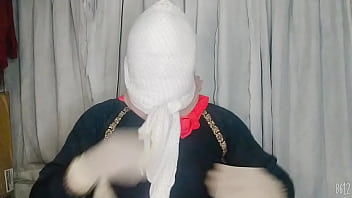 Gadis Berhijab Yang Terikat Dalam Kenikmatan Sendiri