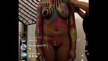 Tetesan Asi Tak Sengaja Saat Live Instagram
