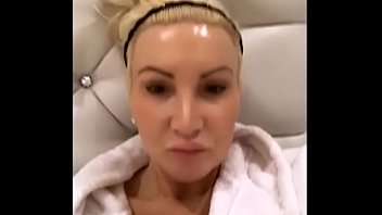 Obrolan Larut Malam Dengan Milf Seksi Montok – Realsophiejames.com