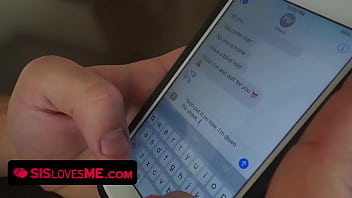 Sislovesme – Kakak Tiri Nakal Dan Temannya Bergantian Menghabisi Adik Tirinya Yang Seksi