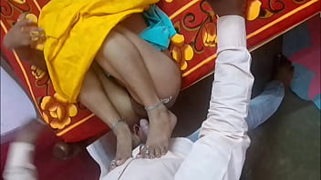 Cewek Desi Di Rumah, Lalu Pemiliknya Datang Dan Bercinta Dengannya