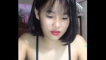 Em Gái Da Trắng Ngực Căng Mọng