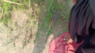 Video Panas Pasangan Muda India Di Alam Terbuka