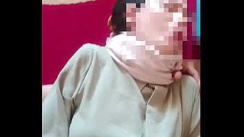 Adik Tiri Berhijab Yang Menggoda Di Malam Lebaran