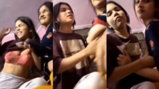 Gadis-gadis Nakal Di Asrama Saling Meremas Payudara