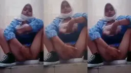 Cewek Smp Mainin Vagina Di Kamar Mandi Sekolah