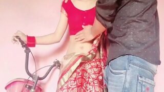 Pria Itu Memuaskan Nafsu Dengan Gadis India Seksi Yang Jadi Pembantunya