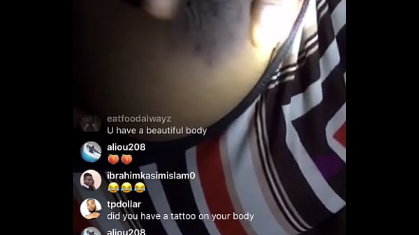 Payudara Montok Di Instagram Live Menggoda Putingnya