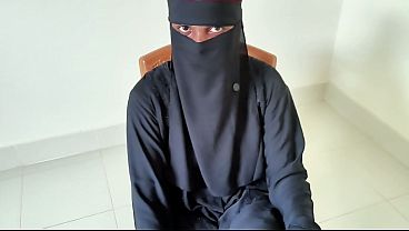 Gadis Berhijab Yang Panas Di Ranjang Kamarku