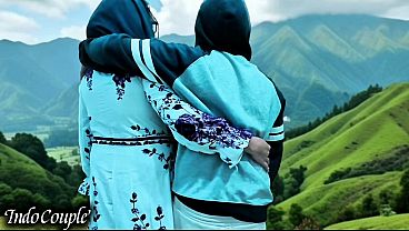 Istri Berhijab Yang Setia Malah Main Serong Saat Suami Asyik Berlibur Di Bali Bersama Selingkuhannya, Sampai-sampai Nekat Menelan Cairan Lelaki Hidung Belang Itu.