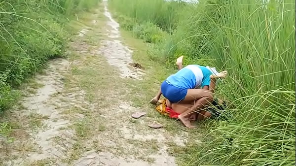 Istri India Desa Jadi Viral Gara-gare Adegan Panas