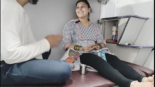 Gadis Muda Dan Suaminya Beraksi Di Kereta Dari Kashmir Ke Kanyakumari