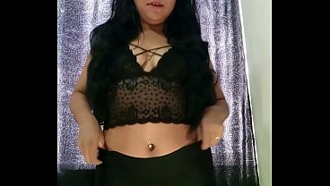 Tarian Telanjang Menggoda Dengan Renda Hitam Dan Kenikmatan Masturbasi Yang Luar Biasa